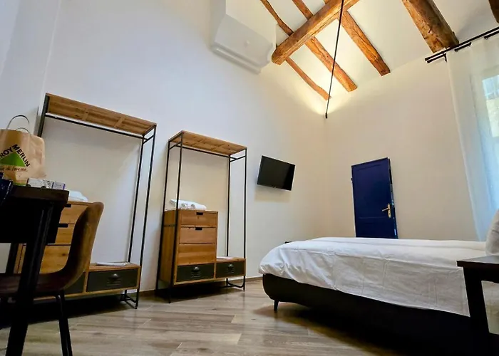 Piazza San Martino 9 3* Bolonya