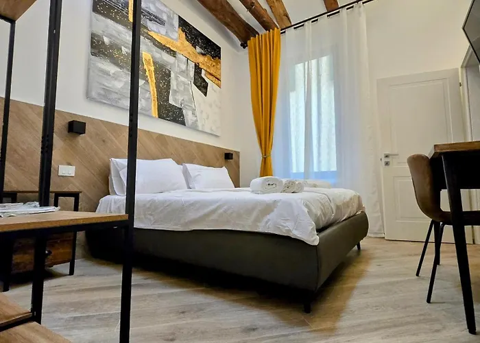 Piazza San Martino 9 Bed & Breakfast 3*